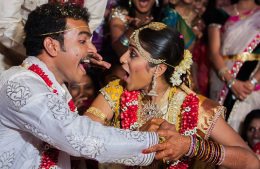 10 Most Romantic Wedding Poses For Indian Couples Venuelook Blog 