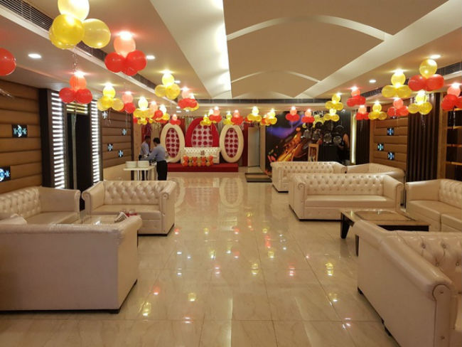 five-seas-hotel-and-banquet-vasundhara-delhi