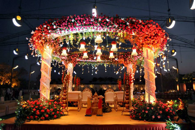 light-bulbs-cheap-indian-wedding-decoration-ideas1