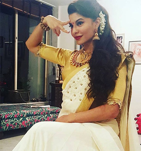 Beautiful, Gajra Bun Hairstyle For Brides On Her Wedding - K4 Fashion