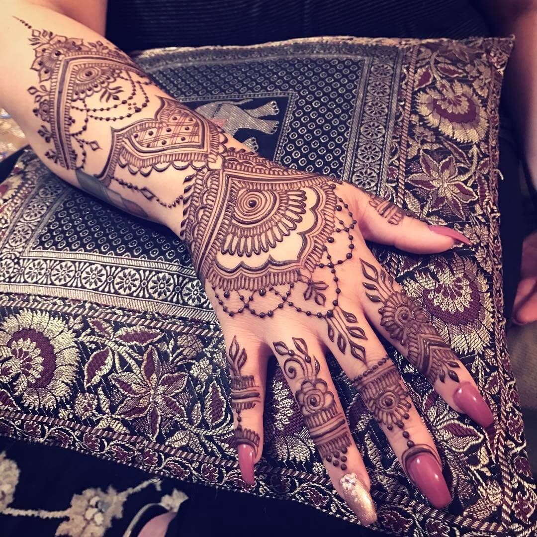 Antic front design | Mehandi designs, Mehndi designs, Hand henna