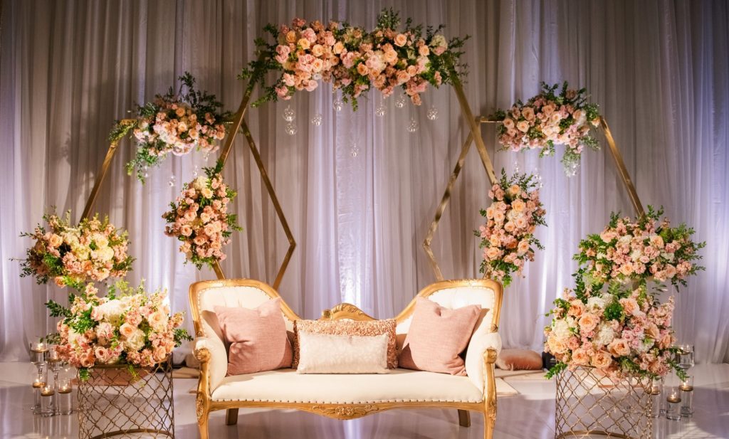 15 Stunning Wedding Backdrop Ideas that Make your Special Day