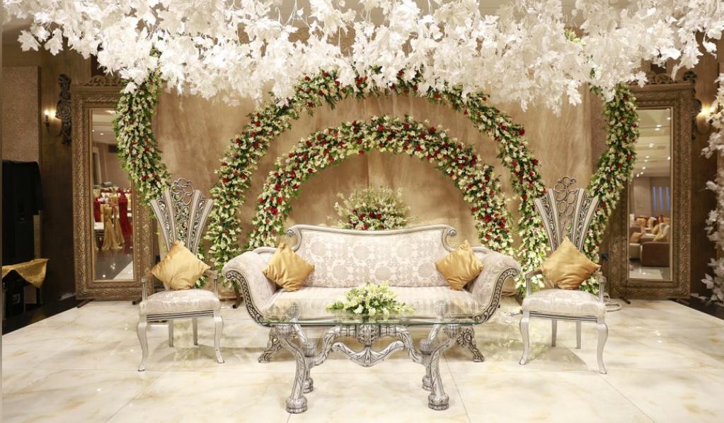 Seating and Props for Wedding Stages