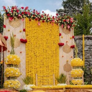 Cascading flower wall