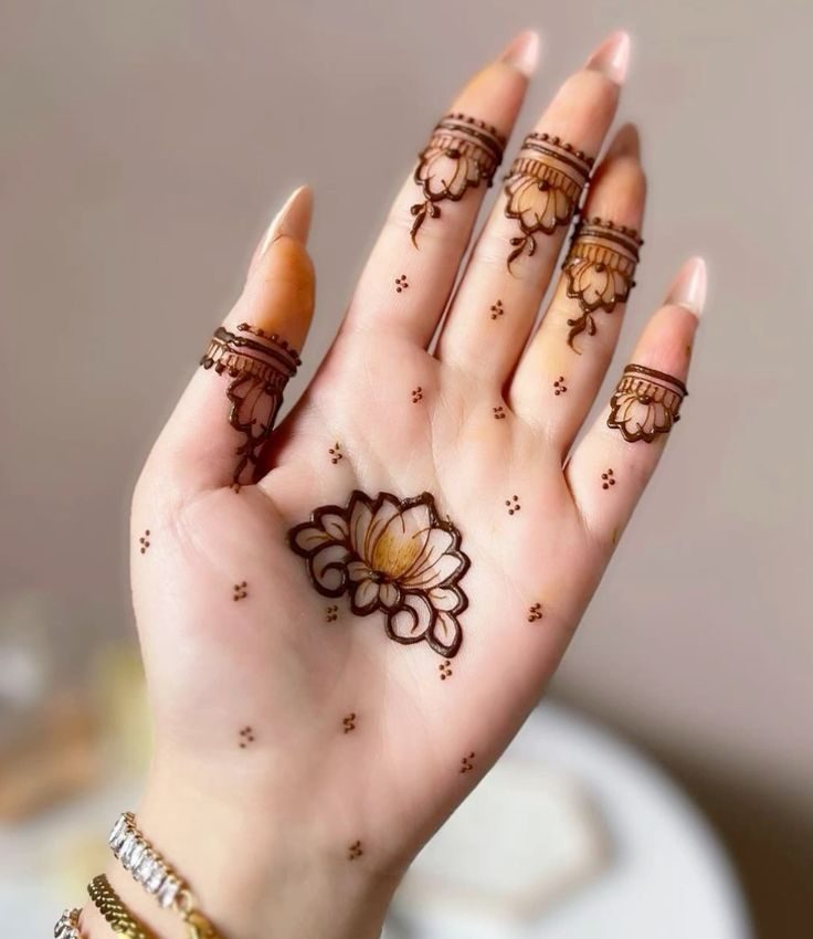 Minimalist Mehndi Designs for the Modern Sister